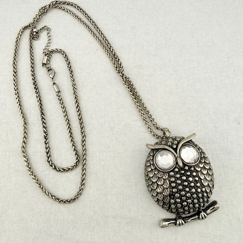 Vintage Owl Pendant Necklace Rhinestone Eyes Chunky Silver Tone Cast Metal 36